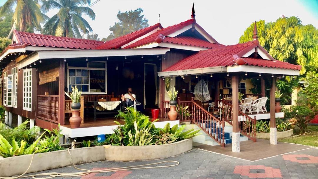 Lakse Inn Homestay Kampong Pengkalan Maras Экстерьер фото